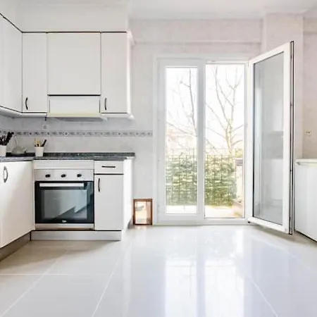 فندق مبيت وإفطار Ubicada Cerca De Donostia, Hondarribia Y Biarritz *